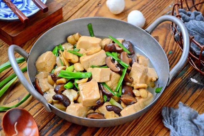 种“冻龄食物”！坚持吃皮肤紧致气色佳麻将胡了app女人要想老得慢多吃4(图2)